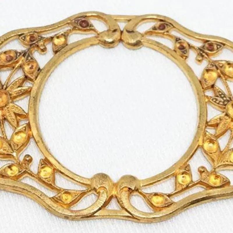 1 Vintage Brass Cast Fancy Floral Stone Setting