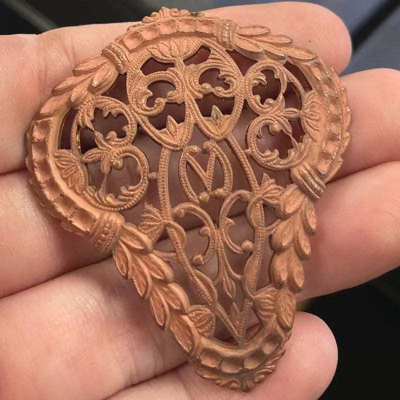 1 Victorian Red Brass Metal Finding