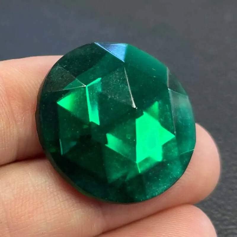 1 Vintage Green Emerald German Round Glass Cabochon