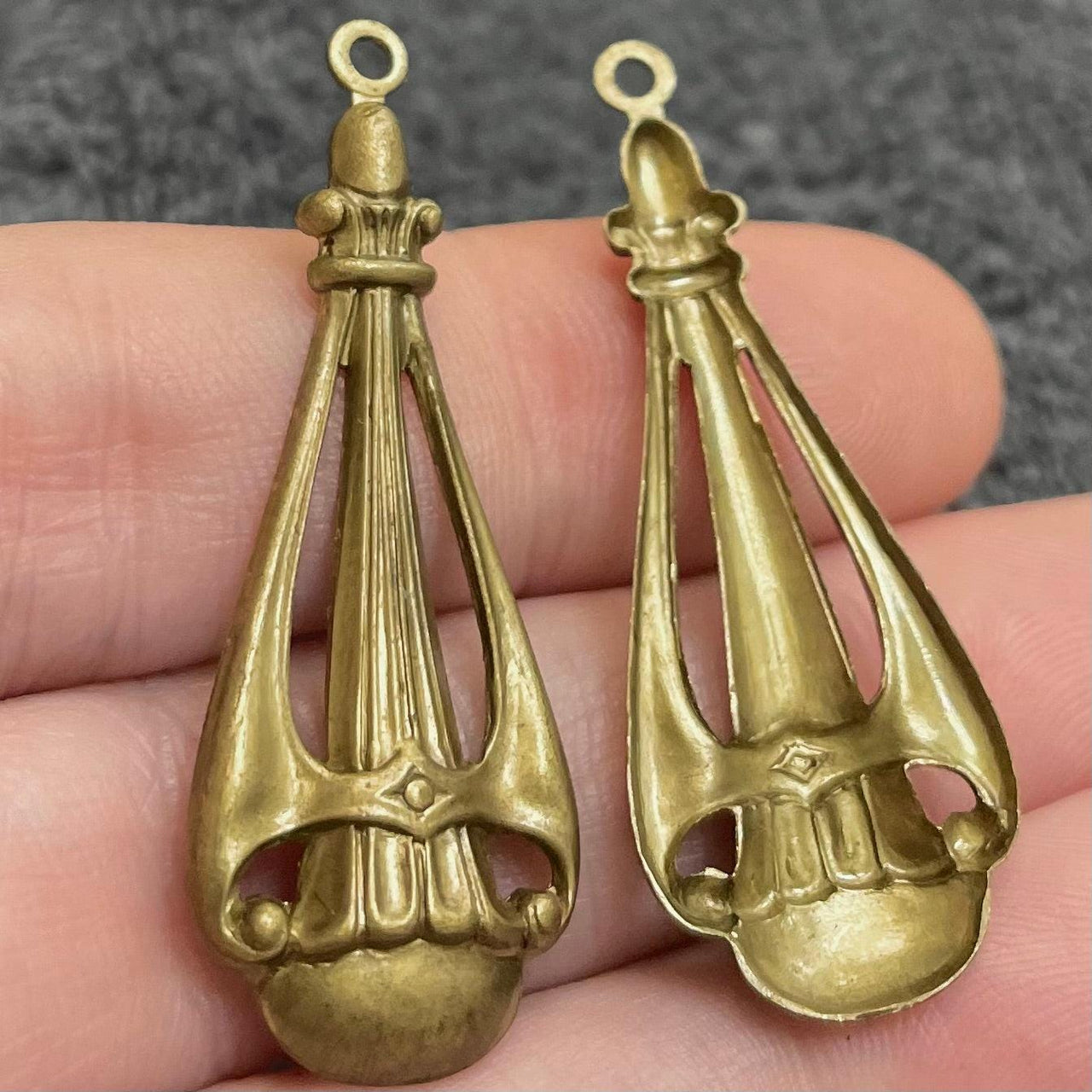 10 Vintage Brass Aged Teardrop Metal Pendants