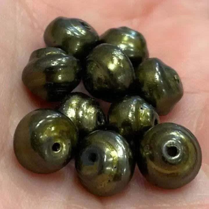 10 Vintage Green Olive Pearl Glass Beads