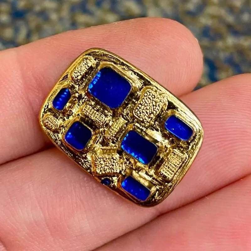 1 Vintage Gold Sapphire Nugget Glass Cabochon