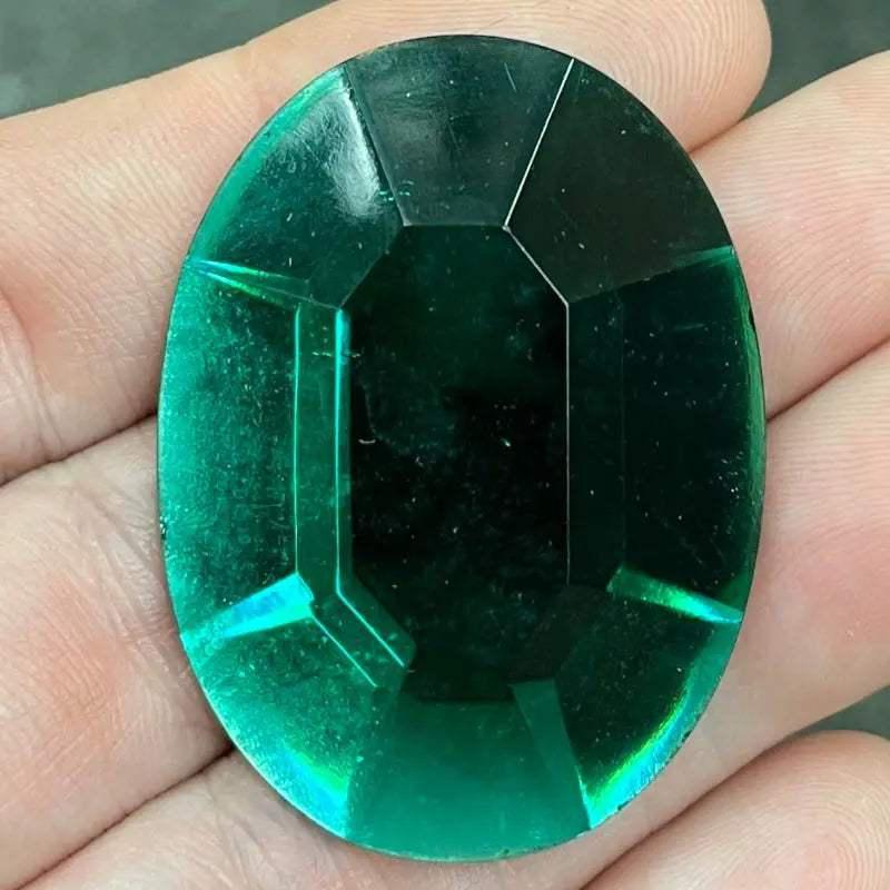 1 Vintage Green Emerald German Oval Glass Cabochon